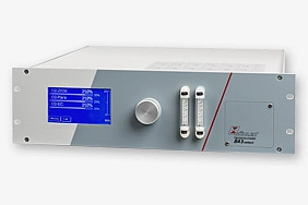 [Translate to English:] Mehrkanal Gasanalysator mit bis zu drei getrennte Gas-Wegen O2-Messung paramagnetisch, elektrochemisch oder/und ZrO2