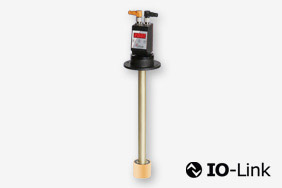 Kompakter Sensor mit IO-Link zur Füllstandsanzeige in Hydraulik systemen 